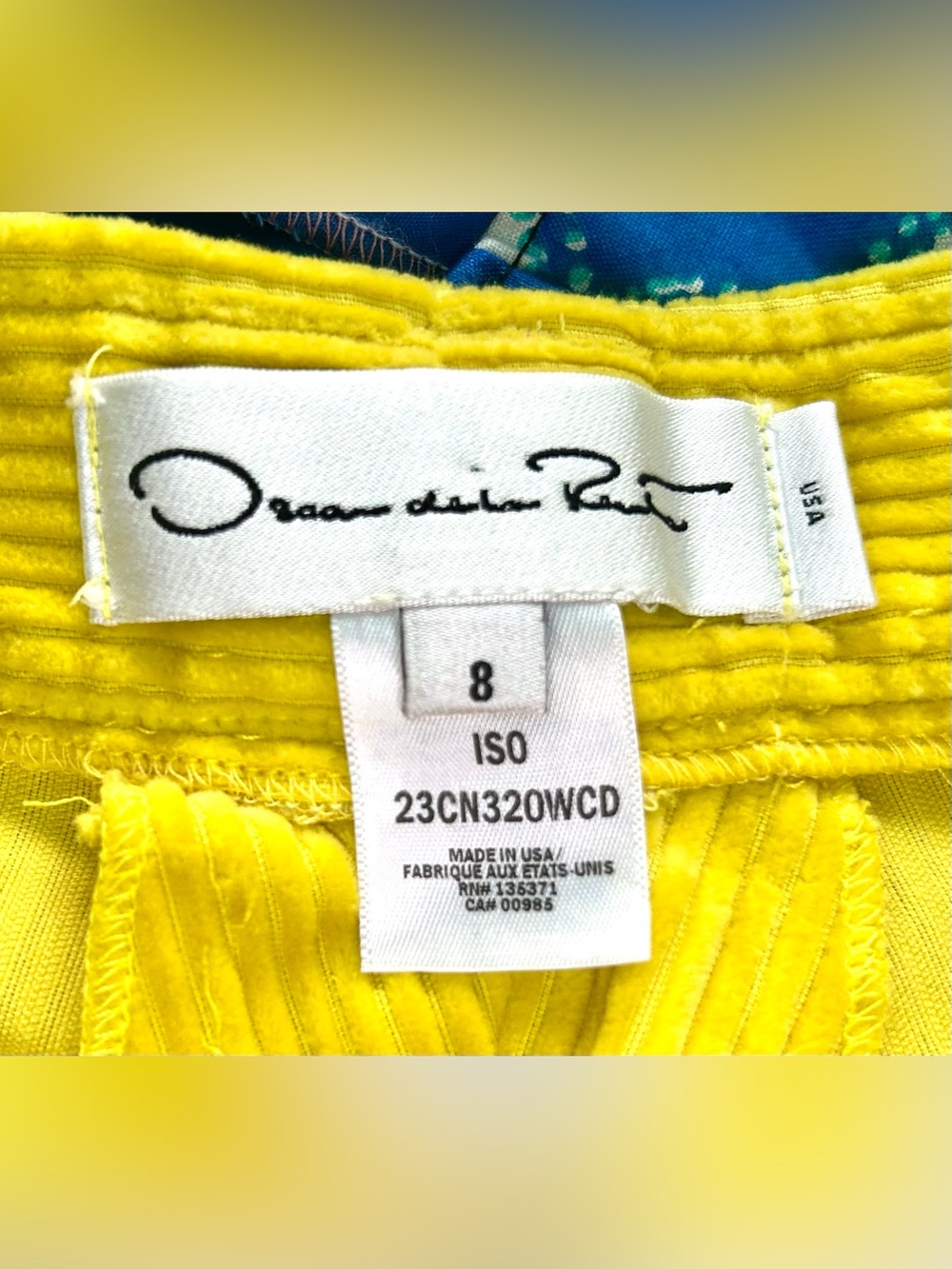 Oscar de la Renta Retro Yellow Corduroy High Waist Shorts, Size 8 - Picture 11 of 13